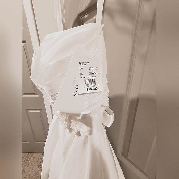 A-Line sweatheart neckline sleeveless dress with pockets and additional sash - Picture 3 of 3